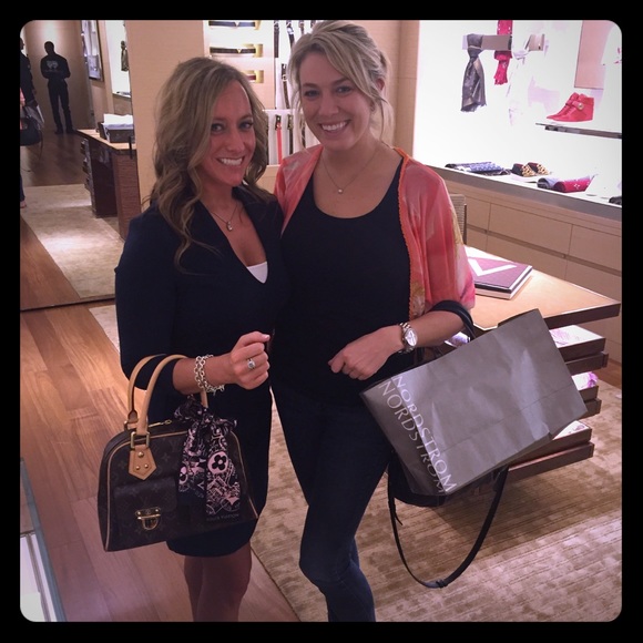 Meet your Posher, Alexandra - Picture 1 of 4